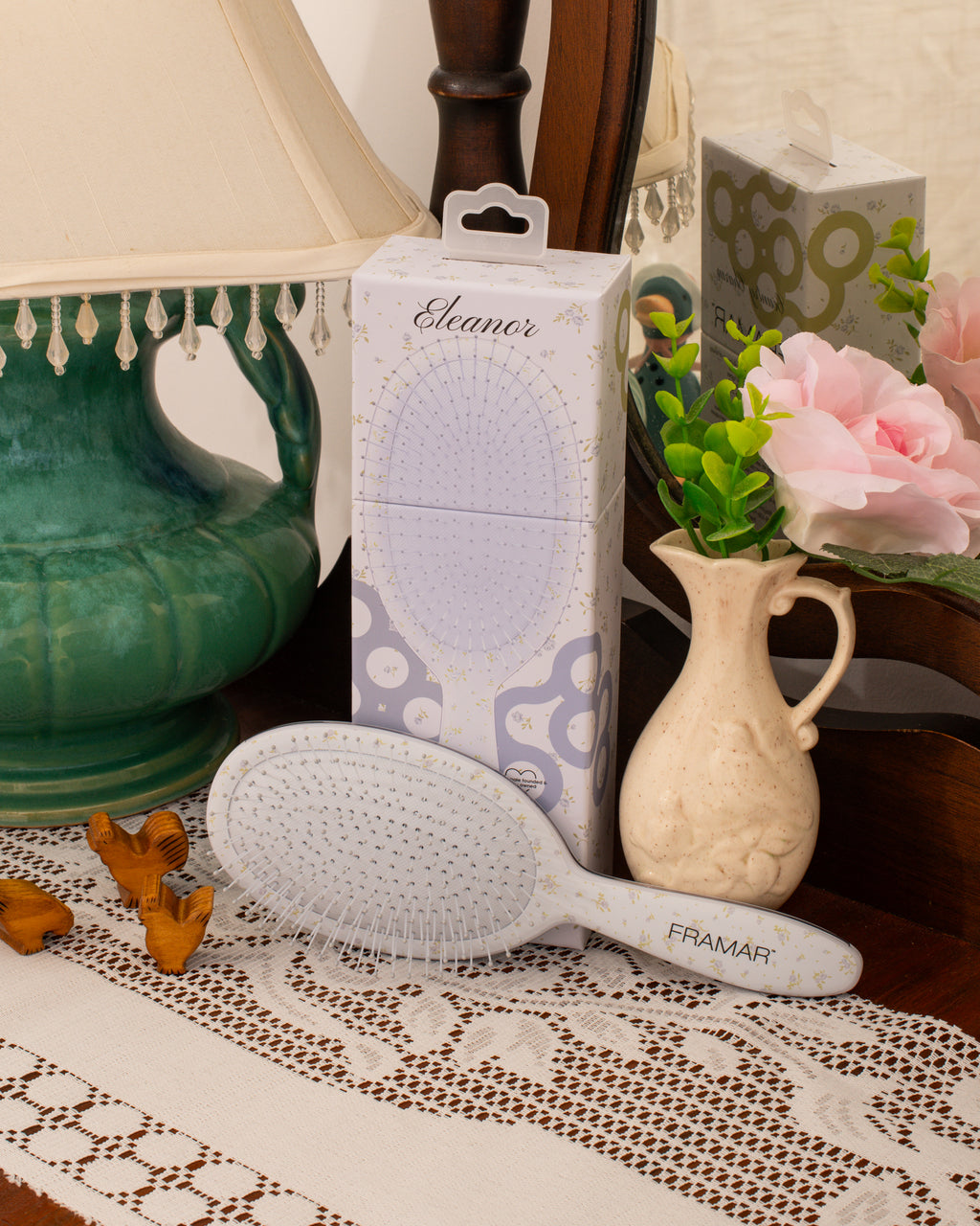 Eleanor - Detangle Brush
