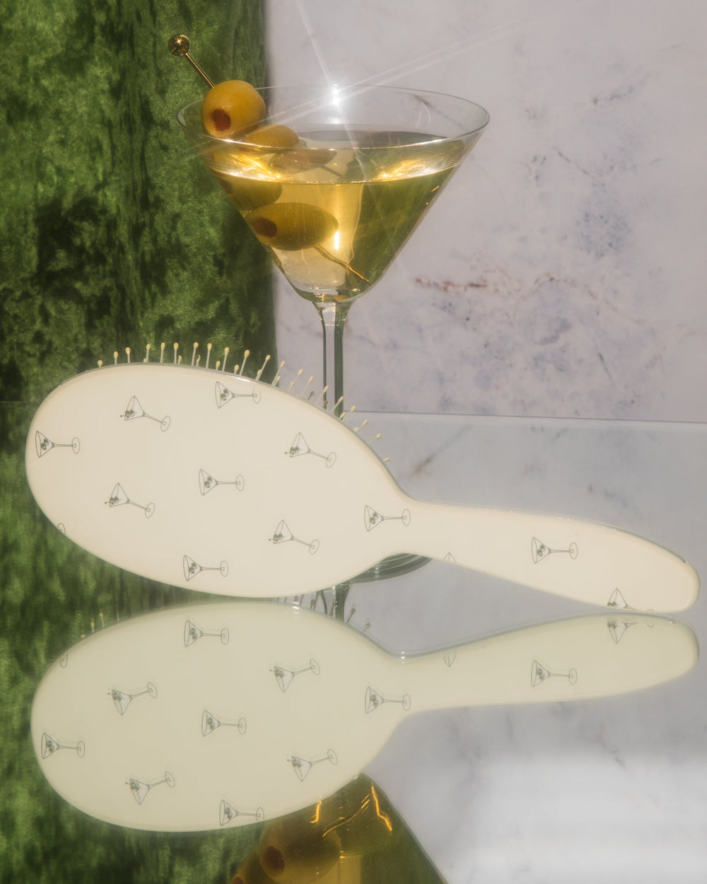 Extra Dirty Martini Mood detangle brush