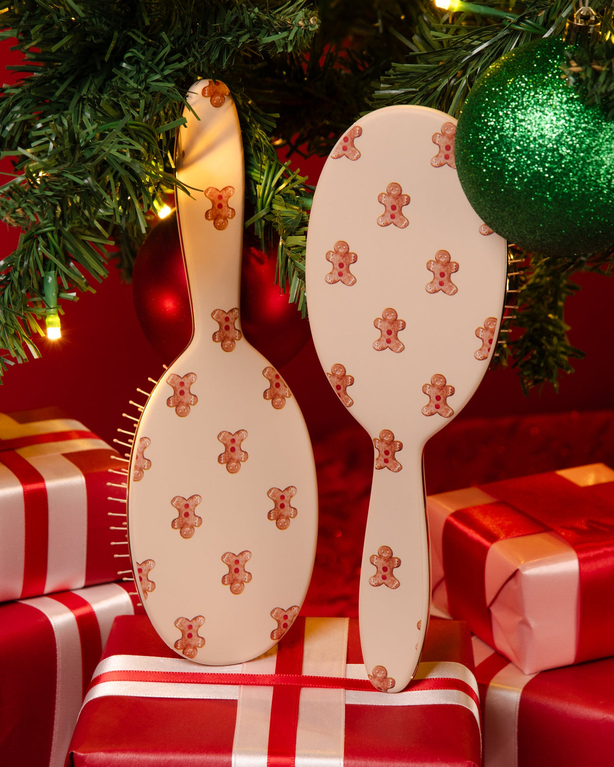 Holly Days - Spiced Detangle Brush