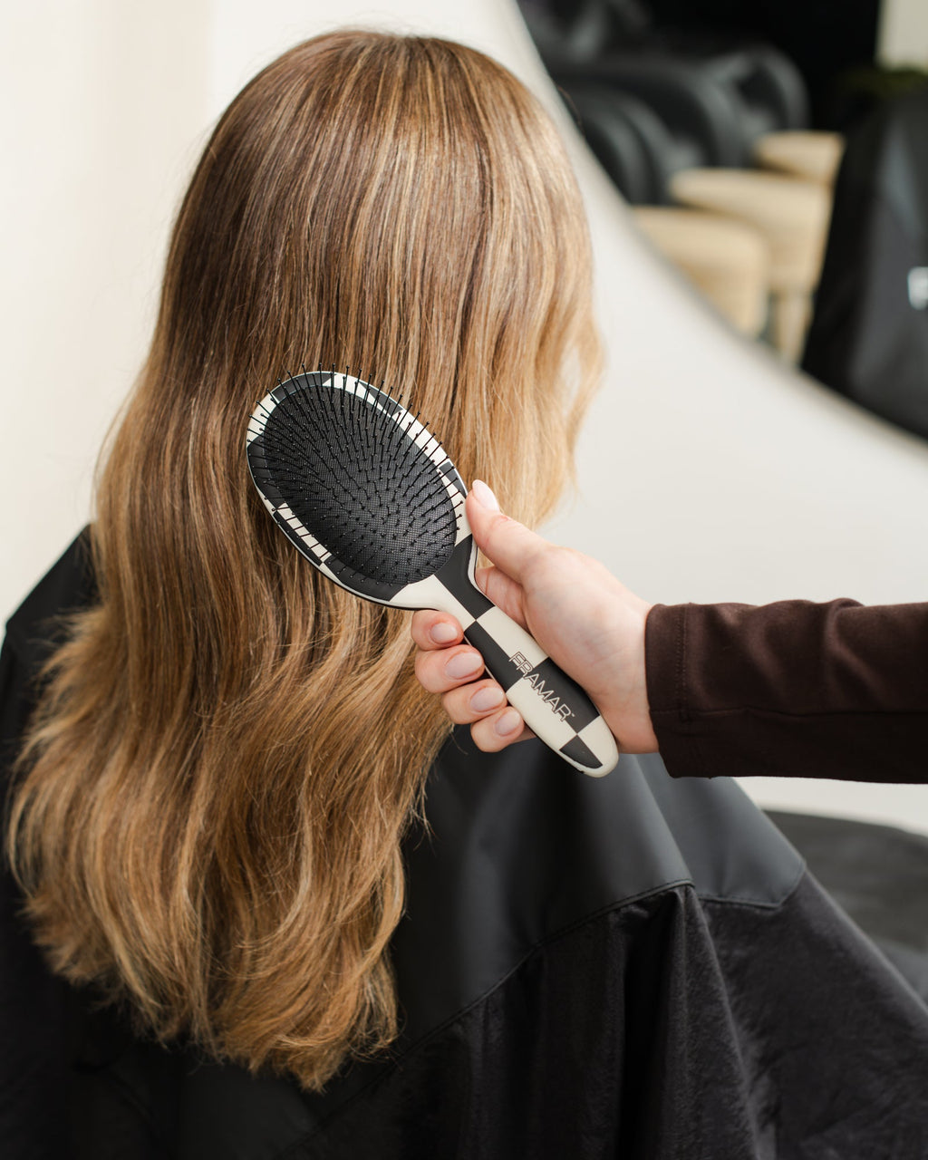 Checked Out - Detangle Brush