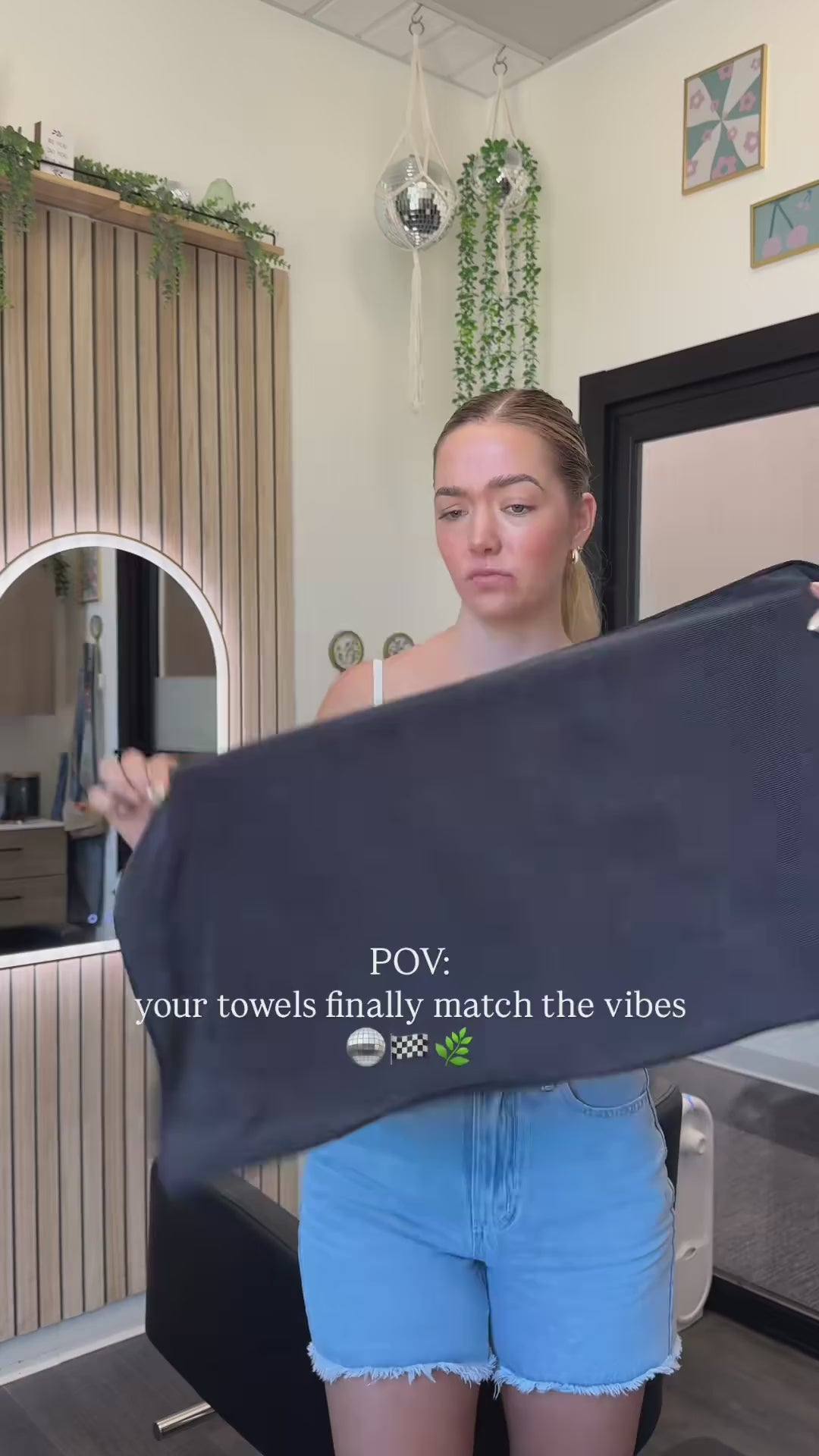 Black & White - Checkered Towels UGC video